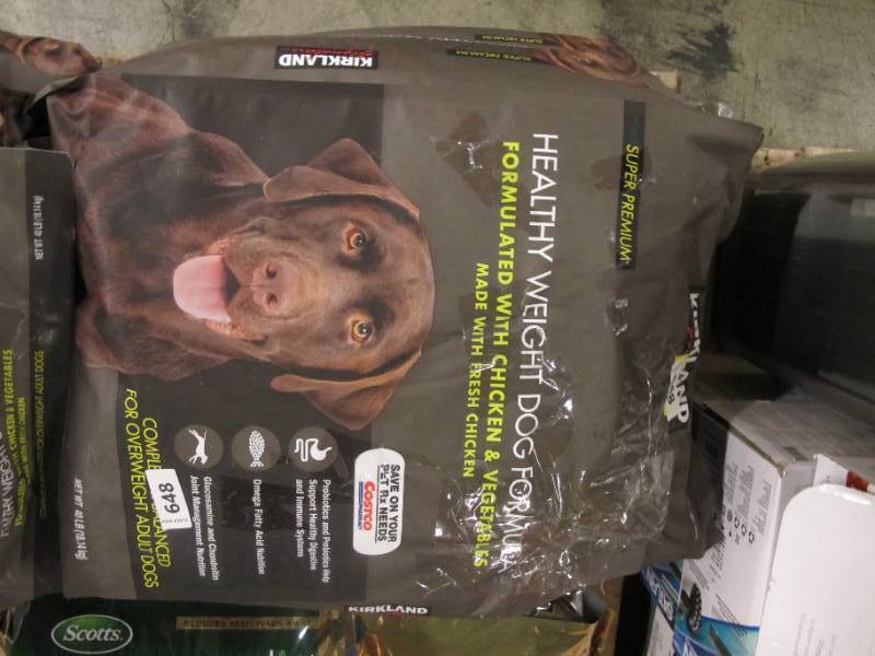 lot 648 image: Kirkland Signature Heavy Weight Dog Formula with Chicken and Vegetables. - 40 Lb Bag