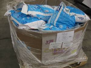 lot 638 image: Pallet of over 1,300 lbs of Diamond Crystals Solar Naturals Salt Crystals for Water Softeners