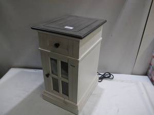 lot 694 image: Tresanti Sloane Chairside Table with Power