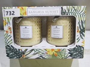 lot 732 image: NEW ESSENZA SANGRIA SUNSET PREMIUM CANDLE SET, 2 PACK x 17 OZ
