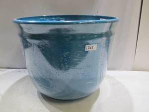 lot 741 image: NEW Members Mark 22 Inch Mason Plastic IndoorOutdoor Planter - Tropical Teal