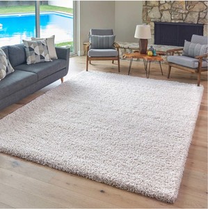lot 656 image: Thomasville Hudson Lush Shag Area Rugs, Solid White Cream - 5ft 3in x 7ft 5in