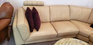 lot 6 image: Gamma Arredamenti Italian Leather Sofa