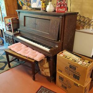 lot 11 image: Howard Player Piano and Reels