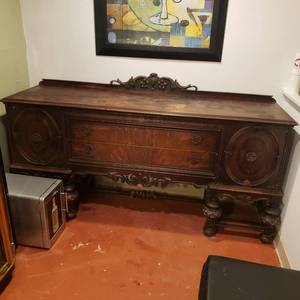 lot 12 image: Vintage Buffet