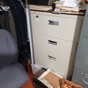 lot 14 image: Wide Drawer File Cabinet