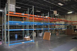 lot 430 image: Pallet Racking - Uprights (6), Cross Beams (32), Wire Racks (32)