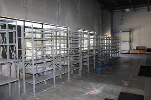 lot 450 image: Metal Industrial Racking