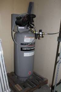 lot 455 image: Ingersoll-Rand 3S-3 Industrial Air Compressor