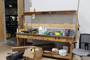 lot 466 image: Wood Workstation