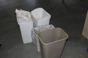 lot 496 image: Lot of (4) Trash Cans