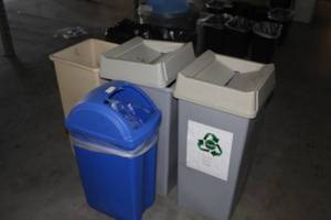 lot 497 image: Lot of (5) Trash Cans