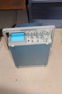 lot 517 image: Tektronix 2211 Digital Storage Oscilloscope