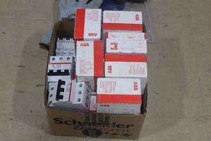 lot 559 image: Lot of (15) ABB Circuit Breakers (in original packaging)