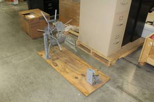 lot 578 image: Windmill Home Dcor