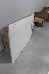 lot 609 image: Lot of (2) Dry Erase Board
