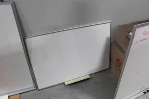lot 610 image: Dry Erase Board