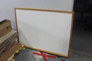 lot 612 image: Dry Erase Board