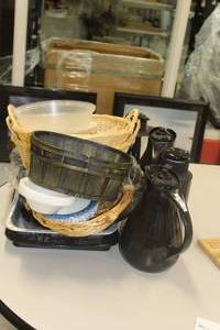 lot 633 image: Lot of (15) Kitchen Items