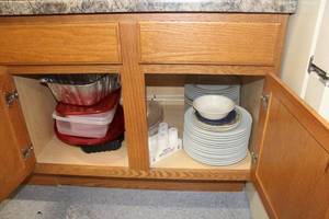 lot 635 image: Lot of  Kitchen Dishwares and SaltPepper Shakers