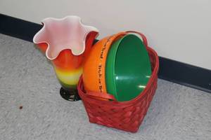 lot 657 image: Lot of (4) Table Dcor - Tricolor Vase, Red Wicker Basket, (2) Bowls