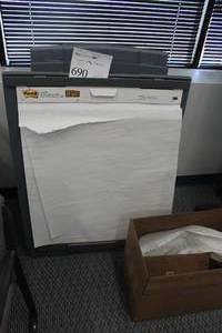 lot 690 image: 3M Post-It Easel Pad