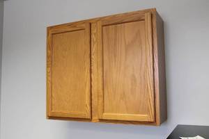 lot 726 image: Wooden Wall-Mount Cabinet 3-shelf2-door