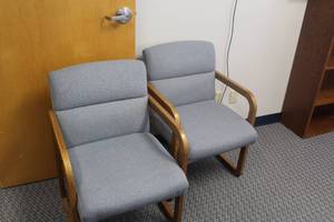 lot 729 image: Lot of (2) PaddedWood Office Entry Arm Chairs
