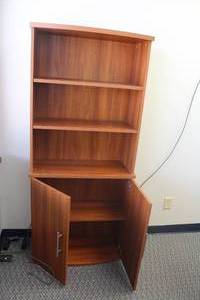 lot 740 image: Wood Bookcase 5-shelf2-door
