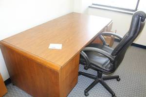 lot 741 image: Office Desk with Rolling Office Arm Chair