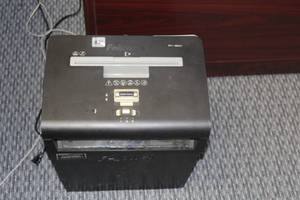 lot 765 image: Fellowes P-8C Paper Shredder