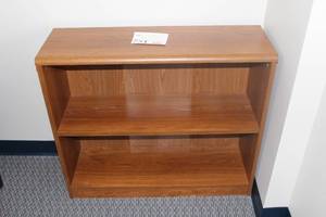 lot 754 image: Wooden Bookcase 2-shelf