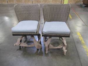 Set of 2 Hazelhurst LP Fire High Dining Chairs with Gray Cushions GC31012ARP NICE CONDITION