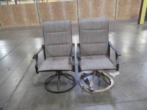 Hampton Bay Set of 2 Riverbrook Espresso Brown Padded Sling Swivel Steel Outdoor Patio Lounge Chairs NICE CONDITION