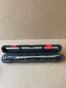Husky 20 ft. lbs. to 100 ft. lbs. 38 in. Drive Torque Wrench