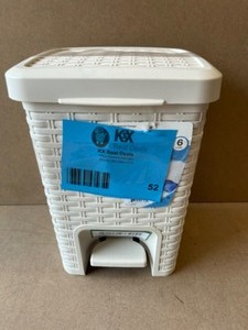 Mind Reader 1.58 Gal. Plastic Square Step-On Bathroom Garbage Bin Trash Can Wastebasket
