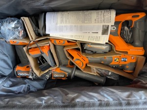 RIDGID 18V Brushless Cordless 4-Tool Combo Kit with (1) 4.0 Ah and (1) 2.0 Ah MAX Output Batteries, 18V Charger, and Tool Bag