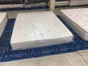 lot 8 image: Brand New Kudd.ly 12 Memory Foam Queen Mattress