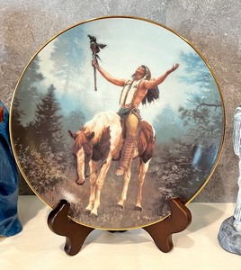 lot 50 image: Three Decorative Native American Items