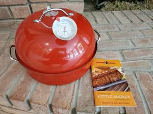 lot 26 image: Stovetop Kettle Smoker by Nordic Ware