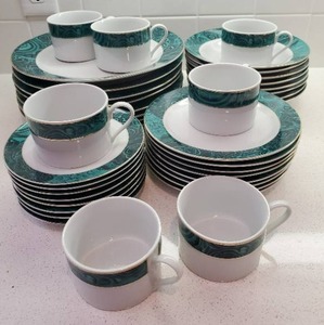 lot 31 image: Collection of Gabbay Dishes