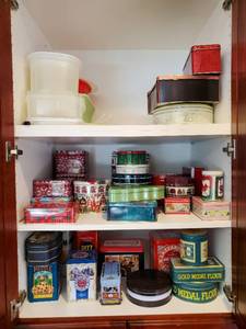 lot 37 image: Large Collection of Holiday Tins and Storage ware