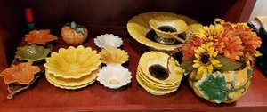 lot 302 image: Fall Dcor