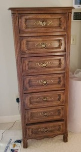lot 103 image: Drexel Lingerie Chest