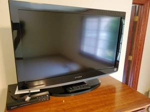 lot 114 image: TV and DVD Player