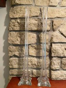 lot 319 image: Two Vases