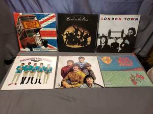 lot 4 image: 6 Records Brits Blits, London Town, Paul Revere and the Raiders and Morre