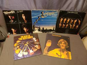 lot 26 image: 5 Records Including The Romantics, Jerry Lee Lewis, The Hollies