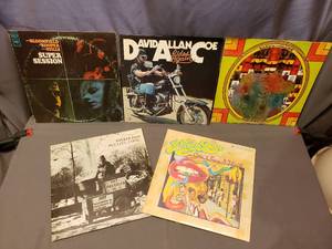 lot 31 image: 5 Records Including David Allan Coe and Steely Dan