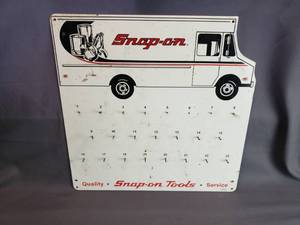 lot 128 image: Snap-on Key Hanger